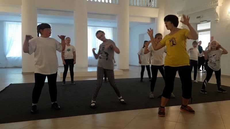 современный танцы